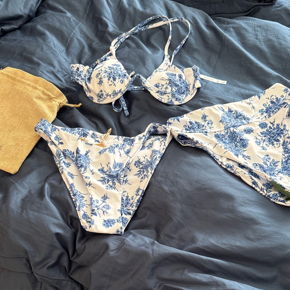 🔥Fire Sale-Last Chance to Buy🔥 NWT Berlook Blue & White Bikini top & 2 bottoms